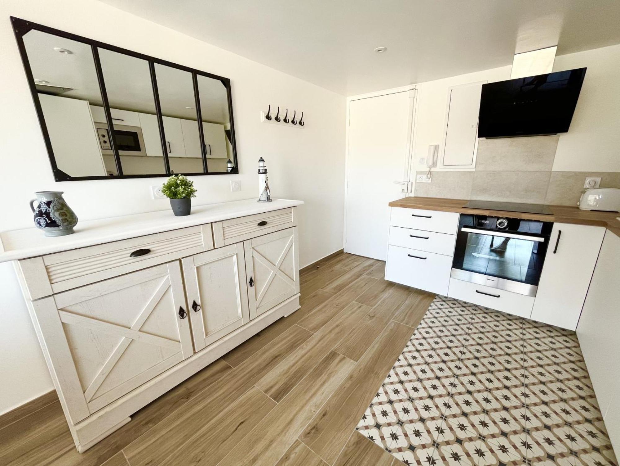 Duplex Centre Ville - 50M De La Plage - Clim - Garage - Netflix Le Grau-du-Roi Habitación foto